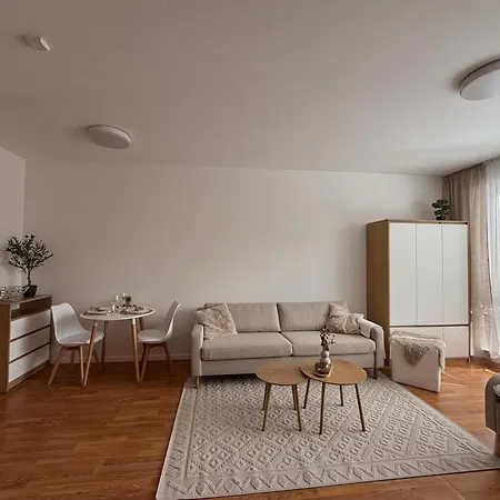 Apartamento 17b *